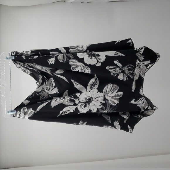 Zac & Rachel Woman Black White Floral Plus Size Curvy Size 2X - Picture 3 of 10